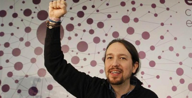 El líder de Podemos, Pablo Iglesias, en un encuentro con 300 de sus seguidores más activos en redes sociales. | VÍCTOR LERENA (EFE)
