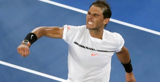 El español Rafa Nadal celebra su victoria ante Gael Monfils en los octavos de final del Open de Australia. /REUTERS