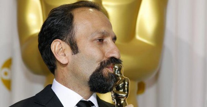 El director iraní Asghar Farhadi, cuando recibió el Óscar a la mejor película de habla no inglesa en 2012. Archivo REUTERS
