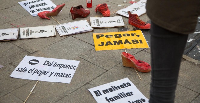 Fotografía de la protesta de 'las ocho mujeres de Sol'. CHRISTIAN GONZÁLEZ