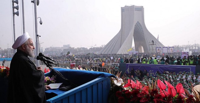 El presidente de Iran, Hassan Rouhani, habla durante el acto de celebración de la Revolución Islámica de 19790, en Tehrran. REUTERS