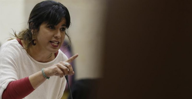 La líder andaluza de Podemos, Teresa Rodriguez,durante la sesión de control al Gobierno celebrada en el Parlamento andaluz. EFE/Jose Manuel Vidal.