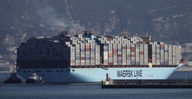 El barco 'McKinney Moller', de Maersk Line, a su salida del puerto de Algeciras. EFE/A.Carrasco Ragel