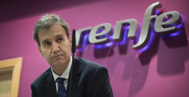 El presidente de RENFE, Juan Alafaro, durante la rueda de prensa que ofreció después de que la CNMC haya multado con 65 millones de euros al grupo Renfe por limitar la competencia en el transporte de mercancías. EFE/Luca Piergiovanni
