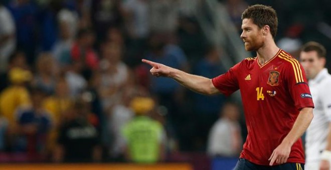 Xabi Alonso vistiendo la camiseta de la selección española. REUTERS