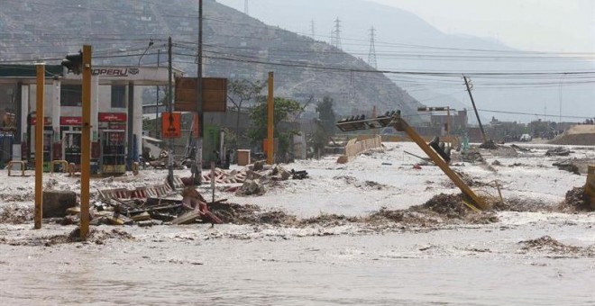 Vista general de las inundaciones producidas por el desborde de los ríos Rímac y Huaycoloro al este de la ciudad de Lima.EFE/Ernesto Arias