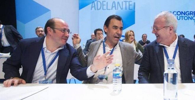 El coordinador general del PP, Fernando Martínez-Maillo, fue el único cargo de los conservadores que acudió a arropar al nuevo presidente de la organización territorial de Murcia, Pedro Antonio Sánchez. EFE