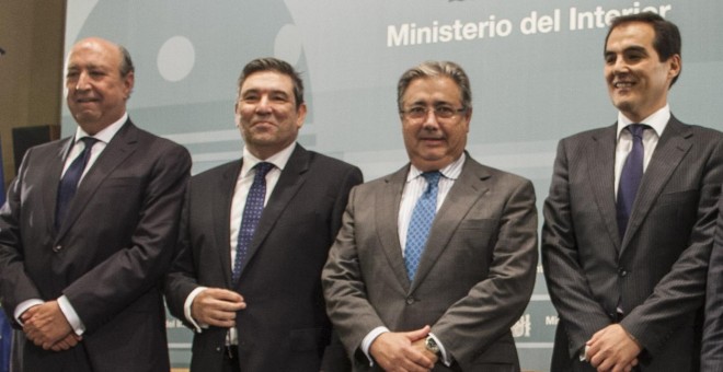 (De izda a dcha): Germán López Iglesias, José Manuel Holgado Merino, Juan Ignacio Zoido, José Antonio Nieto Ballesteros, Gregorio Serrano y Francisco Luis Pérez Guerrero. Fuente: MINISTERIO DEL INTERIOR