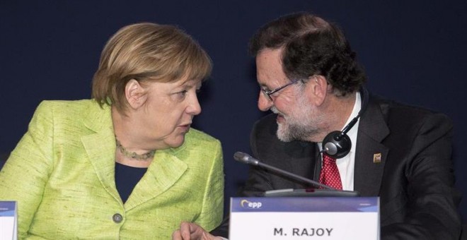 Merkel y Rajoy, en Malta este jueves. EFE/Tarek Mohamed