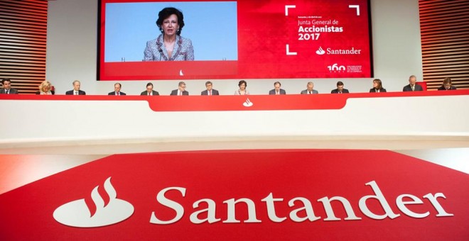 La presidenta del Banco Santander, Ana P. Botín, durante la junta de accionistas de la entidad.