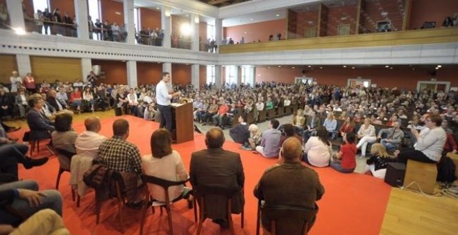 El precandidato a las primarias del PSOE, Pedro Sánchez, en un acto político en Cantabria. E.P.