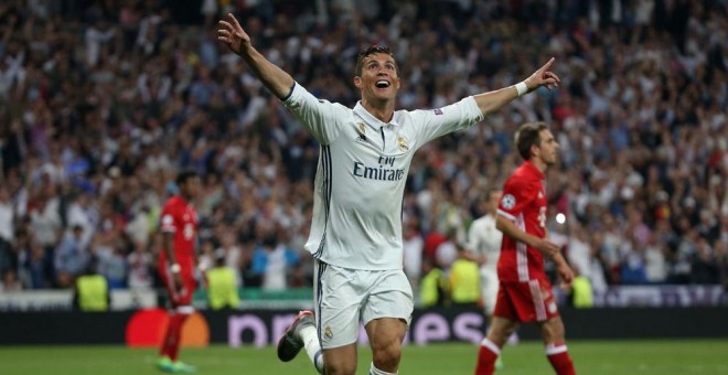 Cristiano Ronaldo celebra uno de sus tres goles al Bayern. /REUTERS