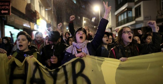 Protesta contra Erdogan en Estambul el pasado lunes. REUTERS/Alkis Konstantinidis