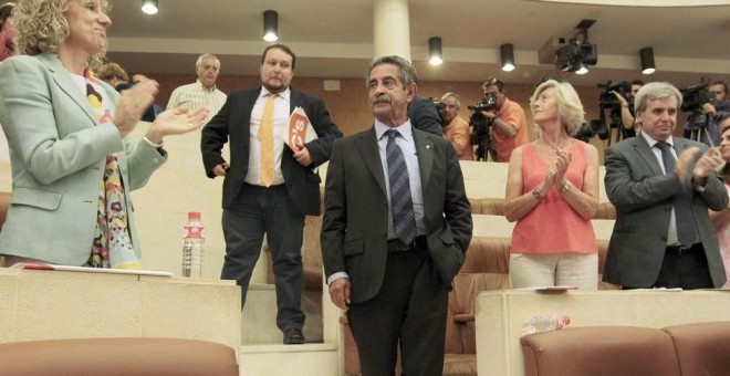 El presidente de Cantabria, Miguel Ángel Revilla, durante una visita al Parlamento en una imagen de archivo.- EFE