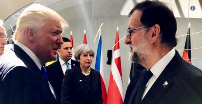 Rajoy, con Trump en la cumbre de la OTAN.