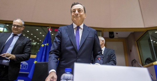El presidente del BCE, Mario Draghi, en la Comisión de Asuntos Económicos del Parlamento Europeo, en Bruselas. EFE/Stephanie Lecocq