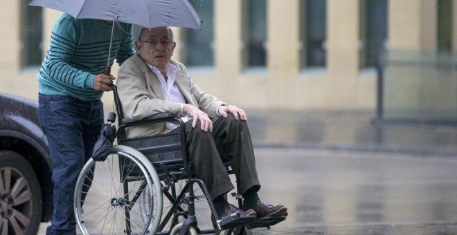 El expresidente del Palau de la Música Félix Millet a su llegada a la Ciutat de la Justicia al juicio  por el saqueo del Palau de la Música. EFE/Quique García