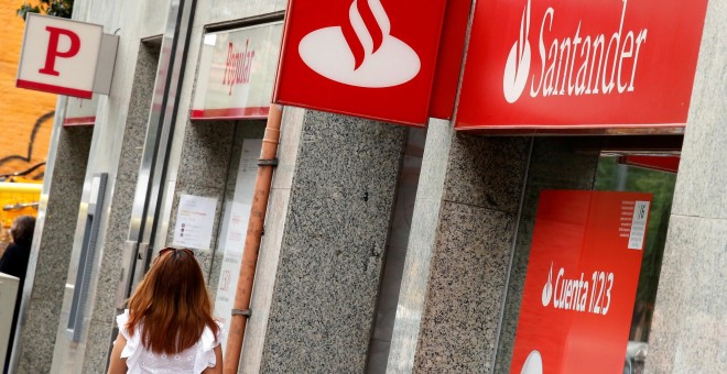 El banco Santander compra por un euro el banco Popular. REUTERS/Albert Gea