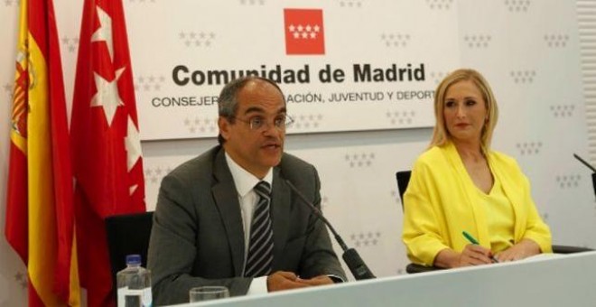 El consejero de Educación de la Comunidad de Madrid junto a Cristina Cifuentes.- EFE