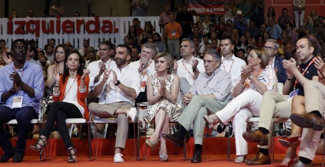 Algunos miembros de la nueva Ejecutiva Federal del PSOE. /EFE