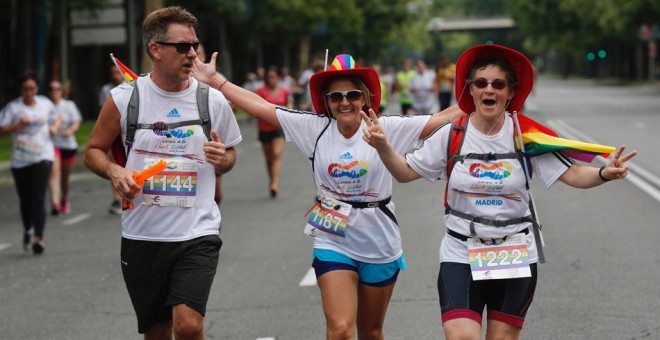 Varios participantes durante la Carrera por la Diversidad, prueba organizada por primera vez con motivo de la celebración del World Pride en Madrid. EFE/Ángel Díaz