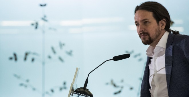 El secretario general de Podemos, Pablo Iglesias,durante su intervención en un desayuno informativo, en un hotel de Madrid. EFE/Santi Donaire