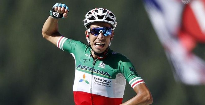 Fabio Aru celebra su victoria en La Planche des Belles Filles. / EFE