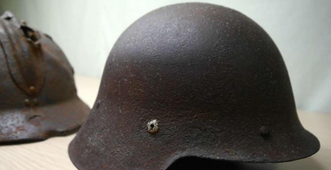 Un casco de un combatiente en la batalla de Brunete. | S.V (Brunete en la Memoria)