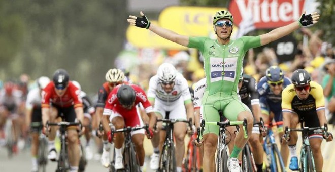 El ciclista alemán Marcel Kittel, del equipo Quick Step Floors, celebra su victoria de la décima etapa del Tour de Francia. /EFE