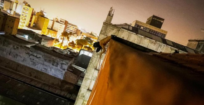 Un pixador en Sao Paulo. / NACHO DOCE (REUTERS)