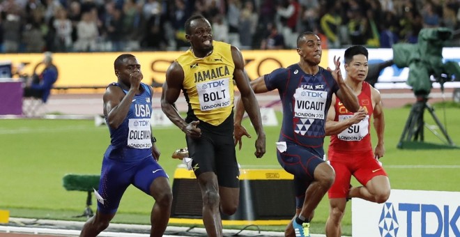 Usain Bolt durante la carrera.- REUTERS