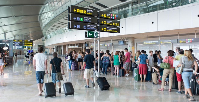 Interior del aeropuerto de Valencia.