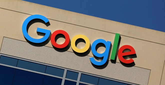 El logo de Google en sus oficinas en la localidad californiana de Irvine. REUTERS/Mike Blake