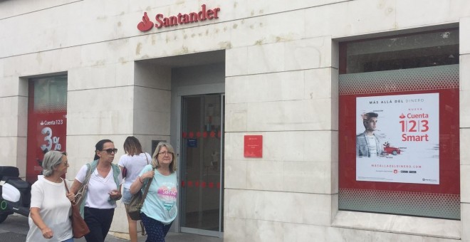 Sucursal del Banco Santander en Madrid. E.P.