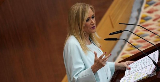 La presidenta de la Comunidad de Madrid, Cristina Cifuentes, durante su intervención en la segunda jornada del debate sobre el estado de la región. EFE/Víctor Lerena