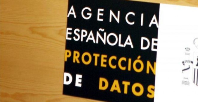 La Agencia Española de Protección de Datos sanciona la instalación de mirillas  digitales y obliga a su retirada. - Gestifinc