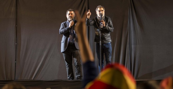 Los portavoces de la ANC y de Òmnuin Cultural, durante el 1-O en Barcelona.- JAIRO VARGAS