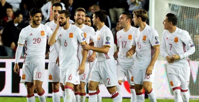 Los jugadores de España celebran el gol de Illarramendi ante Israel. /EFE