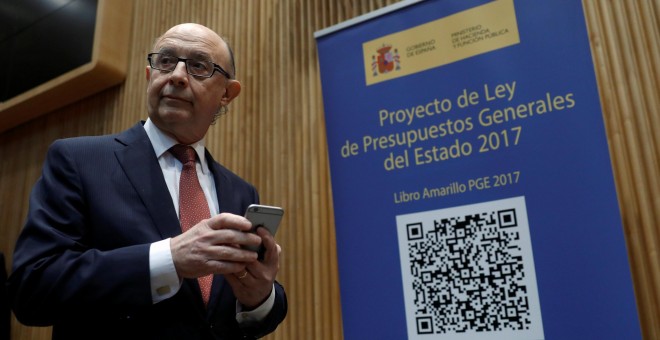 El ministro de Hacienda, Cristóbal Montoro, en el Congreso en la presentación de los Presupuestos de 2017. REUTERS