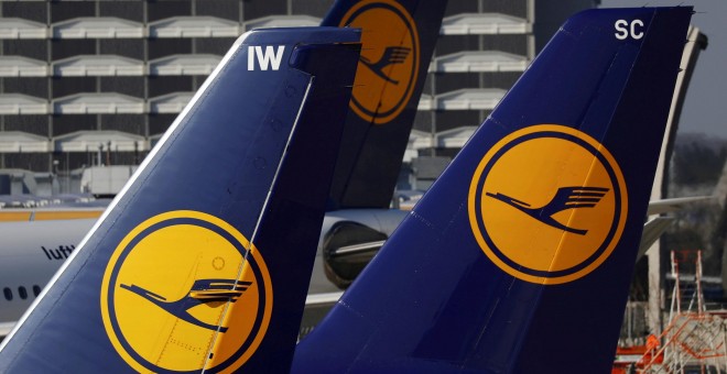 Aviones de Lufthansa en el aeropuerto de Fráncfort. REUTERS/Kai Pfaffenbach