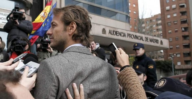 El entonces portavoz de la Unión Sindical de Controladores Aéreos (USCA), César Cabo, en la Audiencia Provincial de Madrid en 2010.- EFE