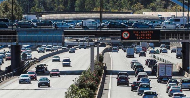 Atasco en la M-30 de Madrid. | EFE