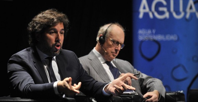 Gonzálo Delacámara (d) y Michael Hanemann (i) en el acto celebrado en el Círculo de Bellas Artes Madrid. Foto:  Pablo Cebrián, Iagua