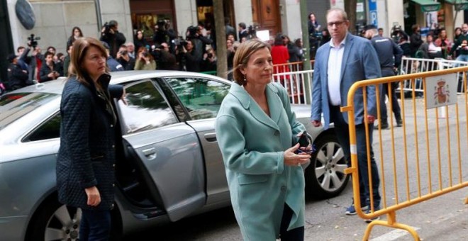 La presidenta del Parlament de Catalunya, Carme Forcadell, a su llegada a la sede del Tribunal Supremo. - EFE