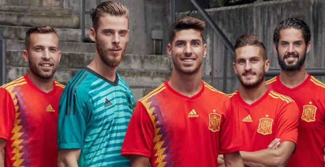 Jugadores de la Selección con la camiseta para el Mundial de 2018