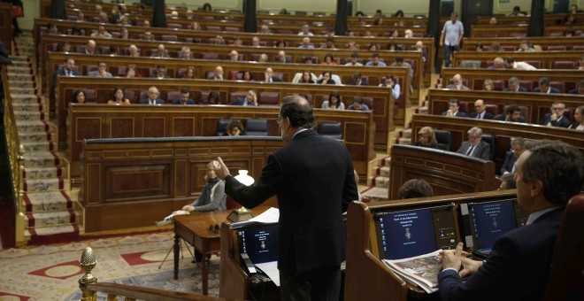 El presidente del Gobierno, Mariano Rajoy, durante su intervención en la sesión de control al Ejecutivo en el Congreso. EFE/ Paco Campos