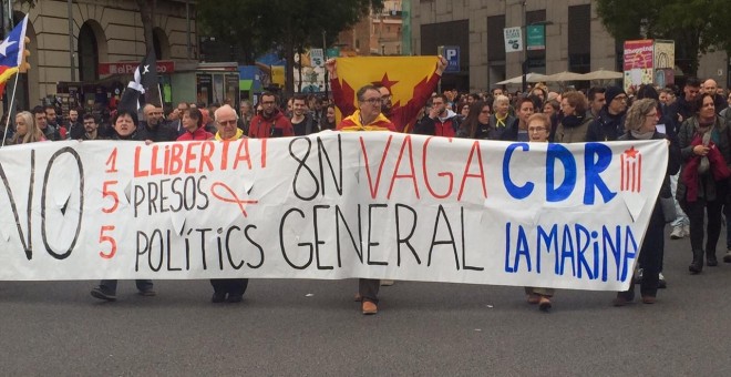 Manifestación durante la huelga general del 8N en Catalunya, en la Plaza de España de Barcelona. PÚBLIC