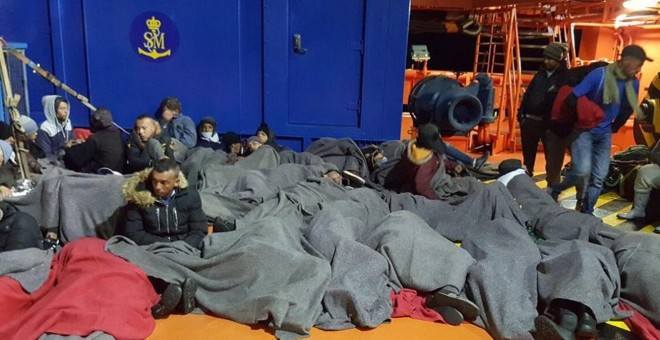 Varias de las personas rescatadas por Salvamento Marítimo en la zona SAR de Catagena.- SALVAMENTO MARÍTIMO
