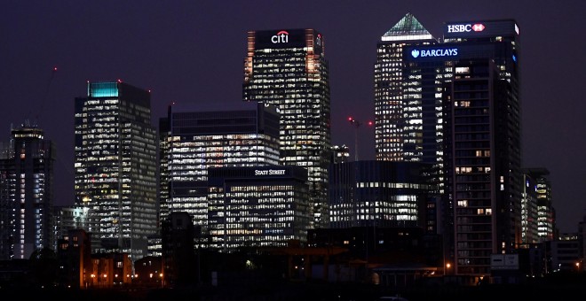 Las oficinas de los bancos Citi, Barclays, y HSBC, en el distrito financiero londinense de Canary Wharf. REUTERS/Toby Melville