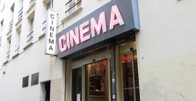 El cine Le Beverley, la última sala pornográfica de París. EFE/Antonio Torres